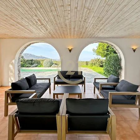 Villa T4 Vue Mer, Piscine & Jardin - *