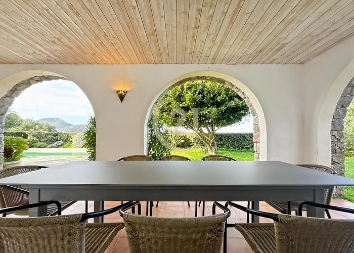T4 Vue Mer, Piscine & Jardin - *