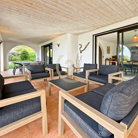 T4 Vue Mer, Piscine & Jardin -